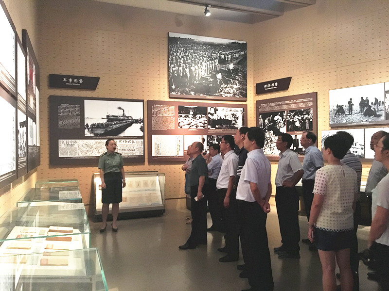省尊龙凯时集团党委组织集团本部党员赴渡江战役纪念馆接受革命传统教育